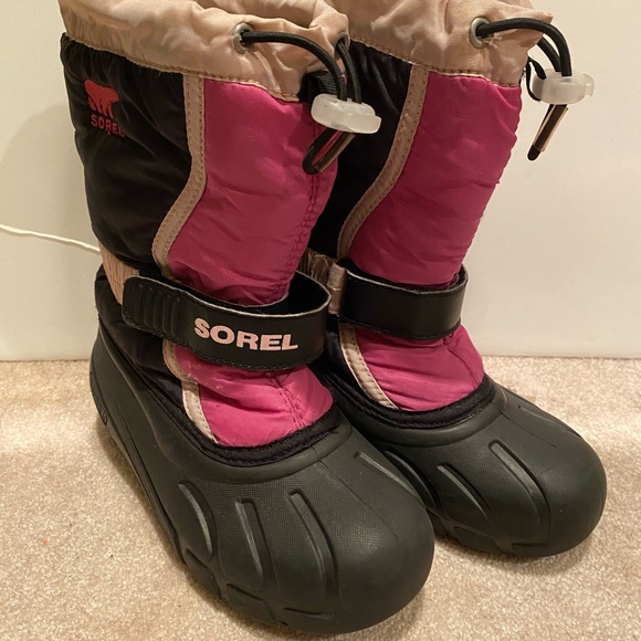 Sorel Other - Sorel winter kids snow boots - size 1